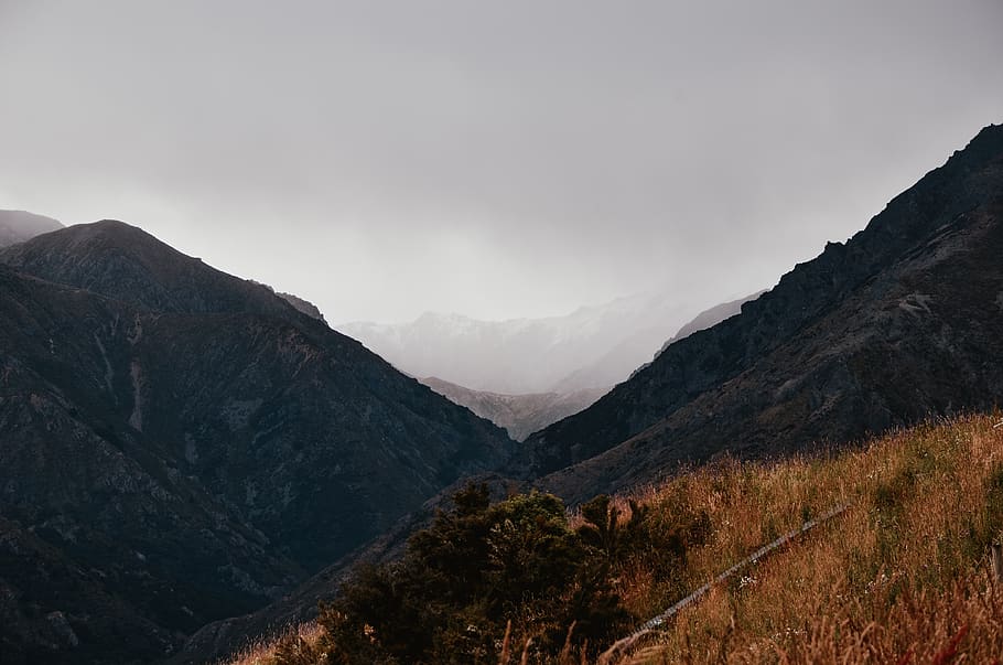 mountain with brown grass, new zealand, mountain range, outdoors HD wallpaper