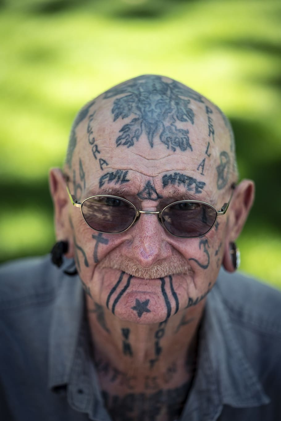man wearing brown sunglasses, people, person, human, tattoo, united states, HD wallpaper