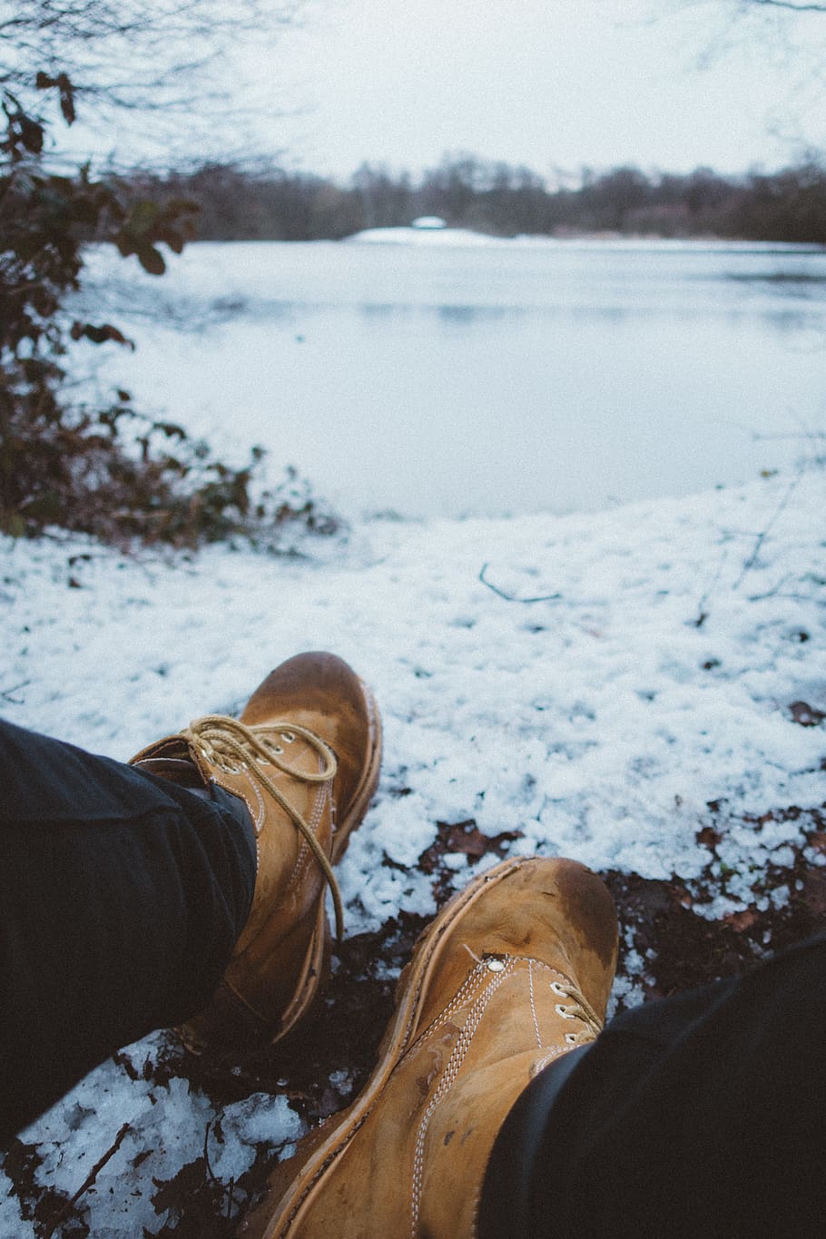 snow, lake, forest, trees, winter, cold, boots, feet, sunrise HD wallpaper