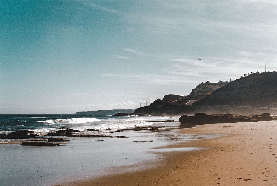 australia, newcastle, cliff, rocks, sand, hang gliders, beach HD wallpaper