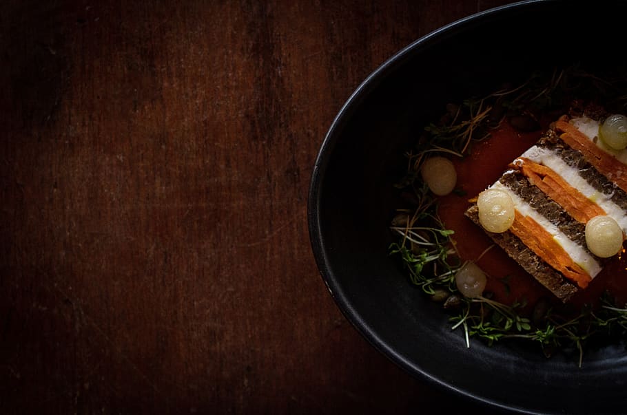 black ceramic bowl on brown surface, food and drink, directly above HD wallpaper