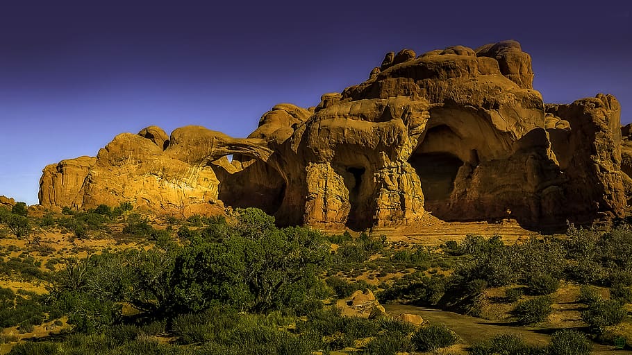 The Double Arch Rock Formation in Utah, arches, arches national park