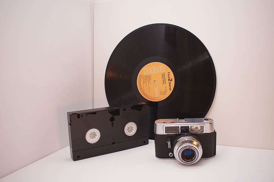 Black Vinyl Disc, Black Vhs Tape And Camera, analog, antique, HD wallpaper