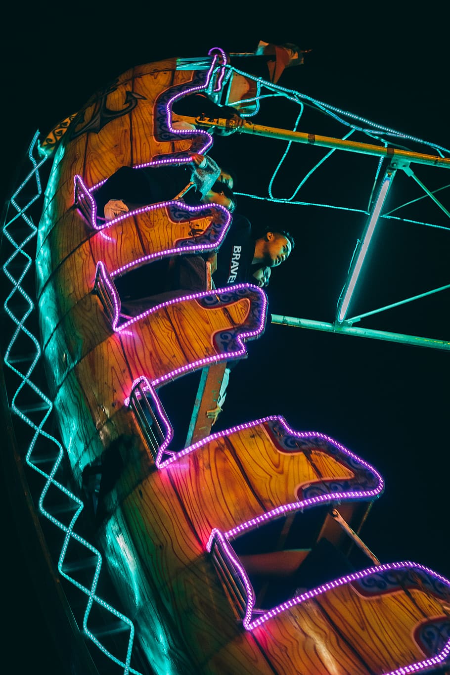 Amusement Ride, fun, illuminated, rides, scary, theme park, amusement park ride HD wallpaper