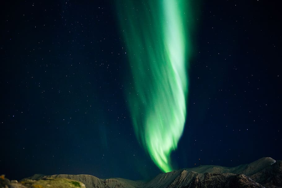 aurora borealis, night, beauty in nature, green color, scenics - nature HD wallpaper