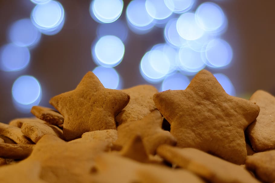 gingerbread, burning, asterisk, pastries, dessert, cookies HD wallpaper