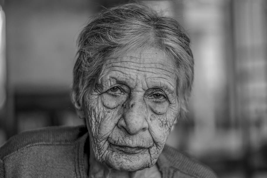 Old woman 18. Пожилая женщина. Старения. Банкротство пенсионерки. Старение кожи.