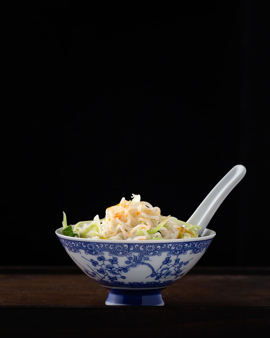 noodles in white and blur floral bowl, food, plant, winnipeg, HD wallpaper