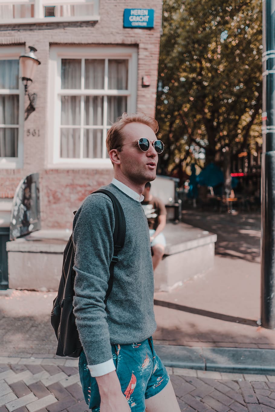 man walking outdoor, one person, real people, sunglasses, focus on foreground HD wallpaper