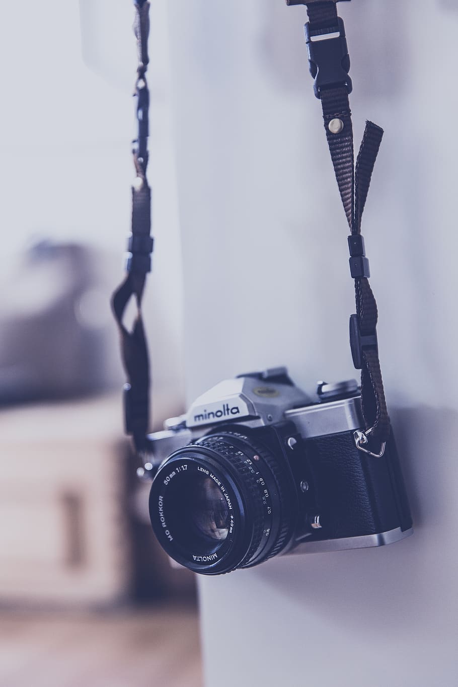 Gray and Black Minolta Camera in Tilt Shift Lens Photography HD wallpaper
