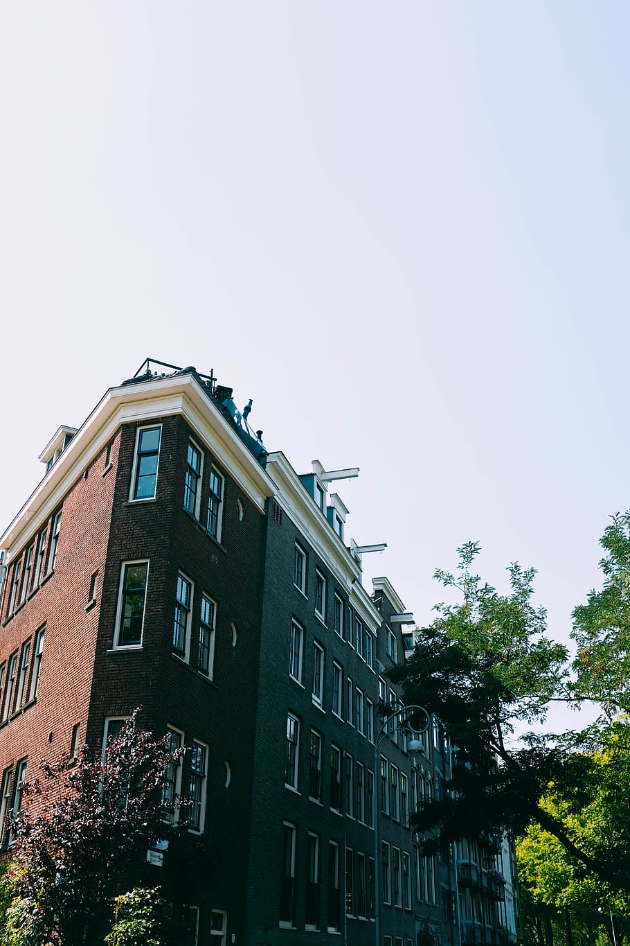 building during day, town, city, urban, high rise, apartment building HD wallpaper