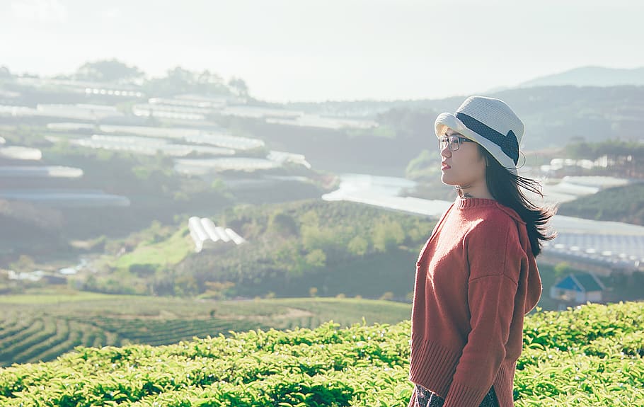 Side View Photo of a Woman in the Field, cropland, environment HD wallpaper