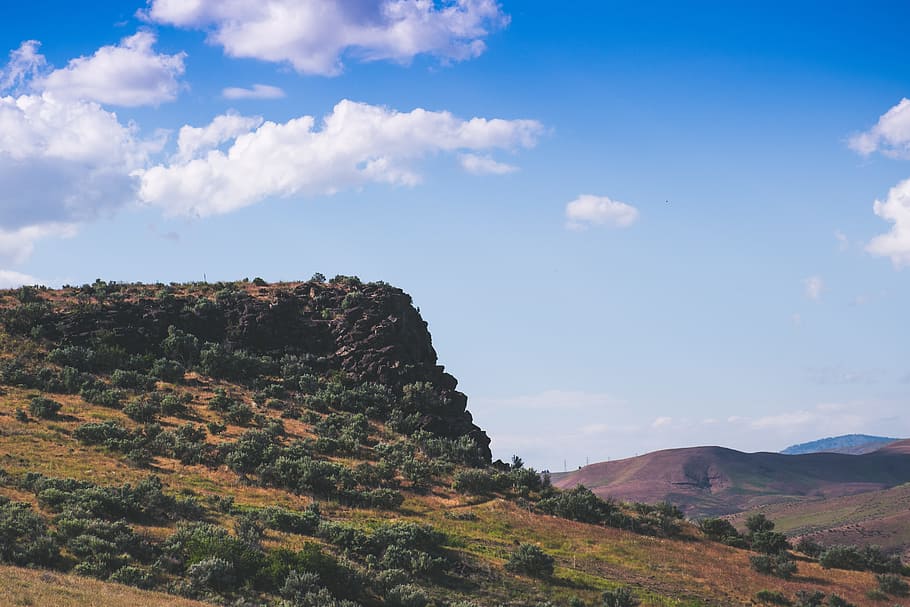 Green Trees on Hill, cliff, clouds, cloudy, countryside, daylight HD wallpaper