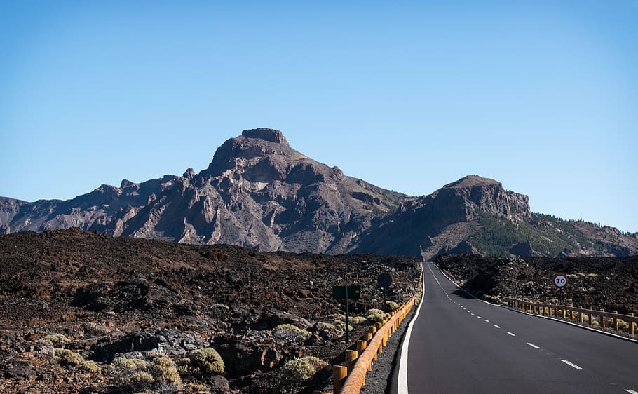 gray roadway near mountain, sky, nature, clear sky, scenics - nature HD wallpaper
