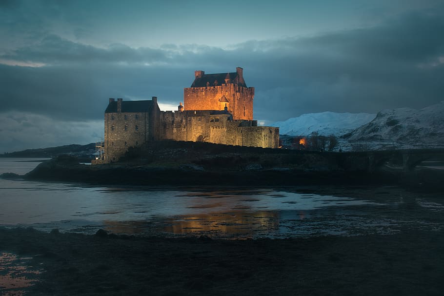 castle by the beach, water, architecture, built structure, cloud - sky HD wallpaper