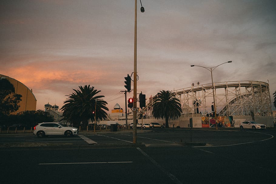 light, traffic light, road, lamp post, car, transportation HD wallpaper