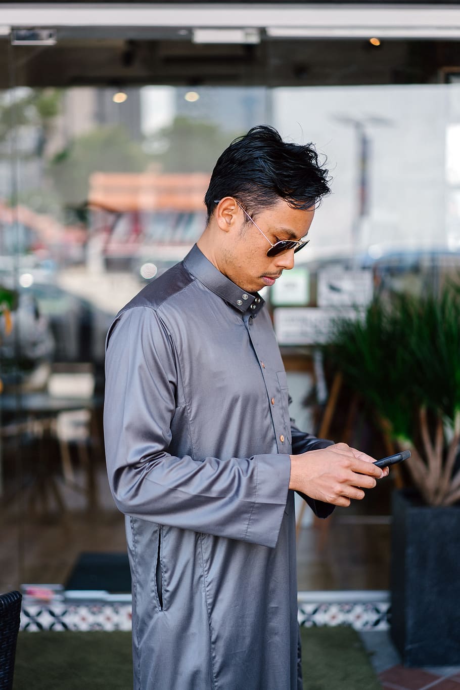 Man Wearing Gray Dress Shirt, adult, authentic, candid, cellphone, HD wallpaper