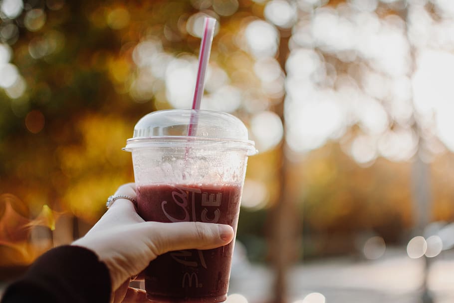 Person Holding Plastic Cup, beverage, drink, refreshment, food and drink HD wallpaper
