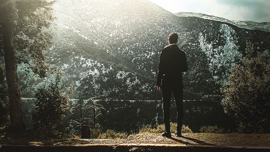 landscape, man, person, standing, alone, looking, outdoors, one person HD wallpaper