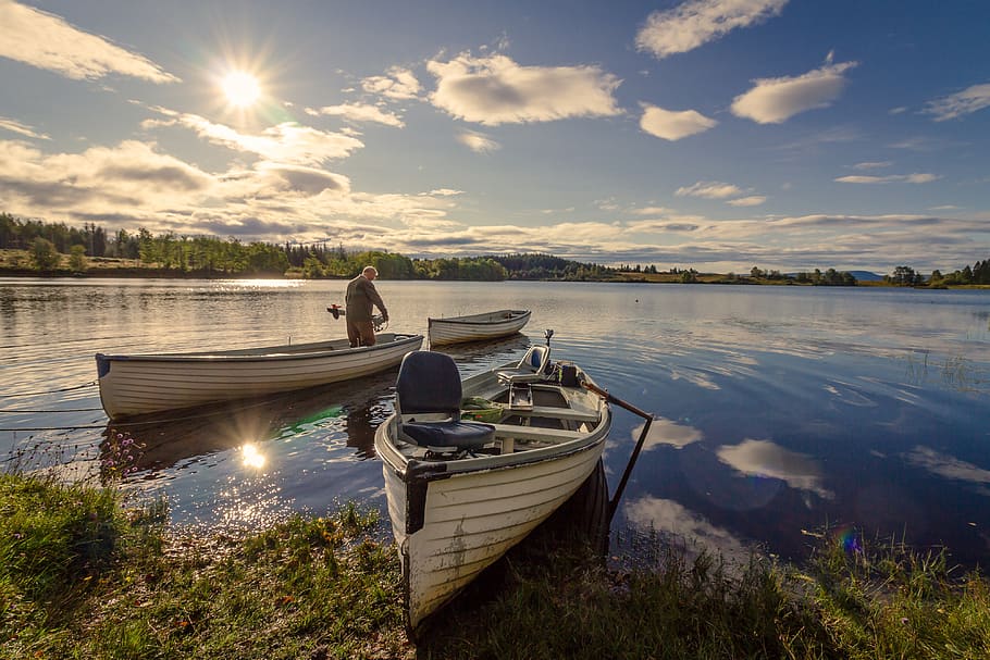 Fisherman on White Wooden Boat, boats, canoe, clouds, daylight HD wallpaper