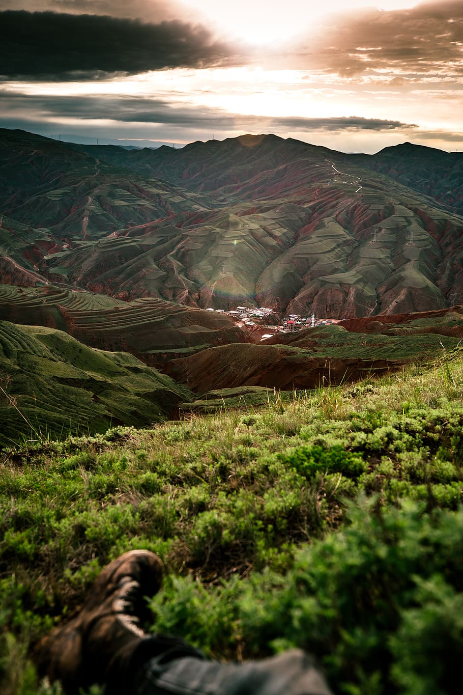 green grass covered mountain range, scenics - nature, beauty in nature HD wallpaper