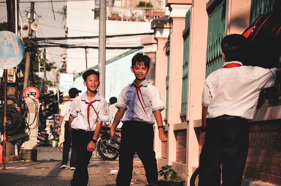 Three boys. Ченсын город.