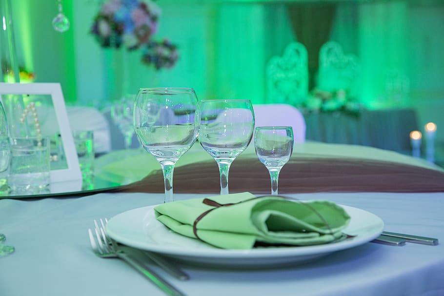 table, glass, alcohol, drink, celebration, restaurant, bar HD wallpaper