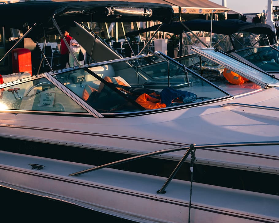 Close-up Photography Of White Boat, docked, sochi, speedboat HD wallpaper