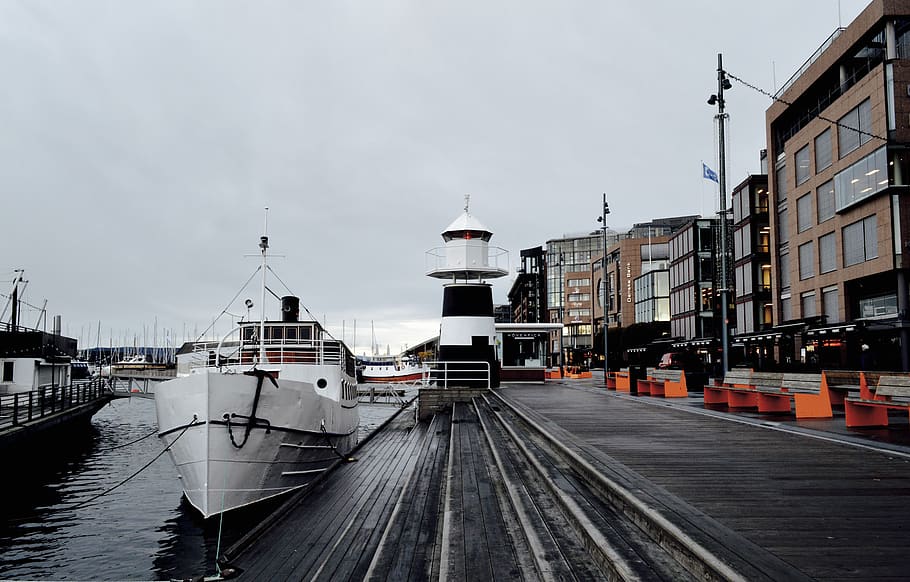 norway, oslo, aker brygge, boat, lightning house, pier, urban, HD wallpaper