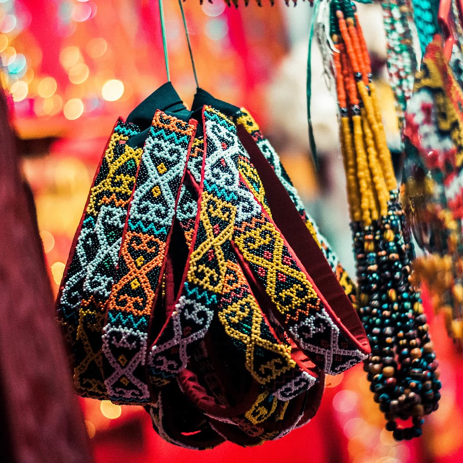 Multi-colored Accessories, close-up, design, hanging, market HD wallpaper