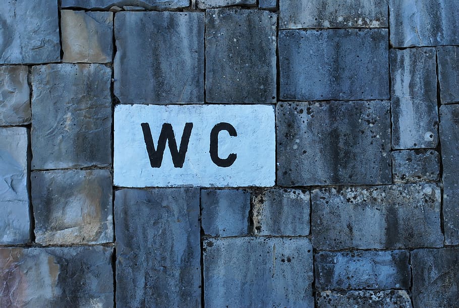 WC text on white brick, wall, sign, box, crate, washroom, toilet HD wallpaper