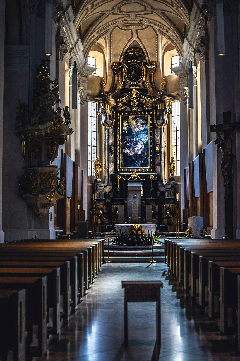 Brown and Black Church Interiro, aisle, altar, arches, architecture HD wallpaper