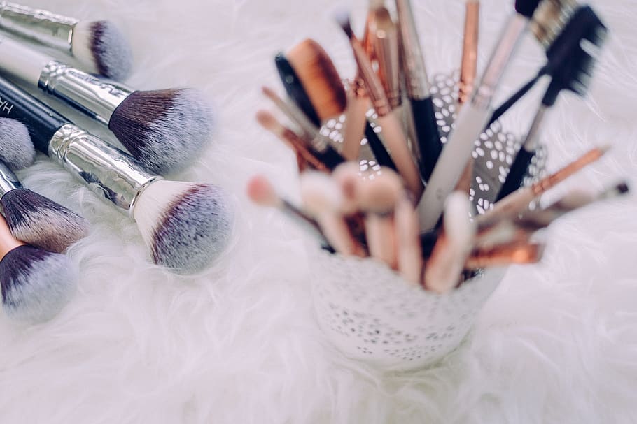 makeup, brush, things, bokeh, blur, kit, beauty, cosmetic, indoors HD wallpaper