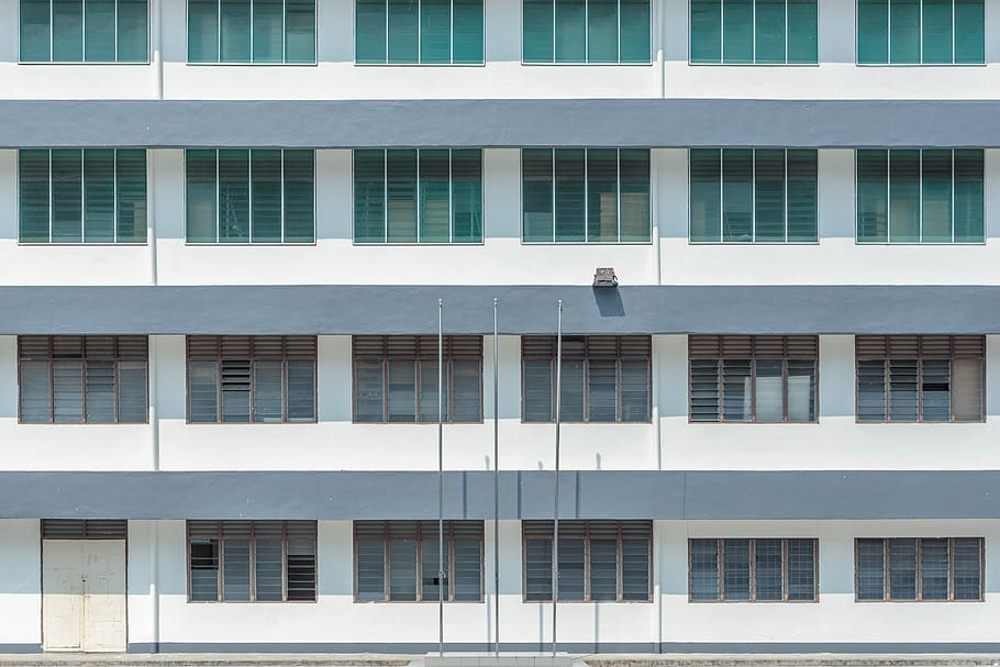 building, square, door, nobody, flag, window, rule, school HD wallpaper