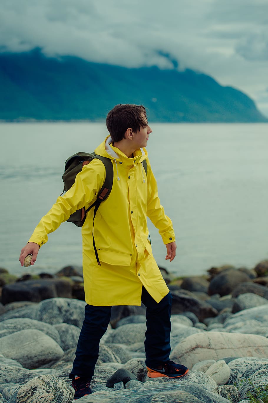 yellow, full length, one person, real people, water, leisure activity HD wallpaper