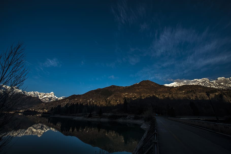 mountain, outdoors, nature, mountain range, water, peak, building HD wallpaper