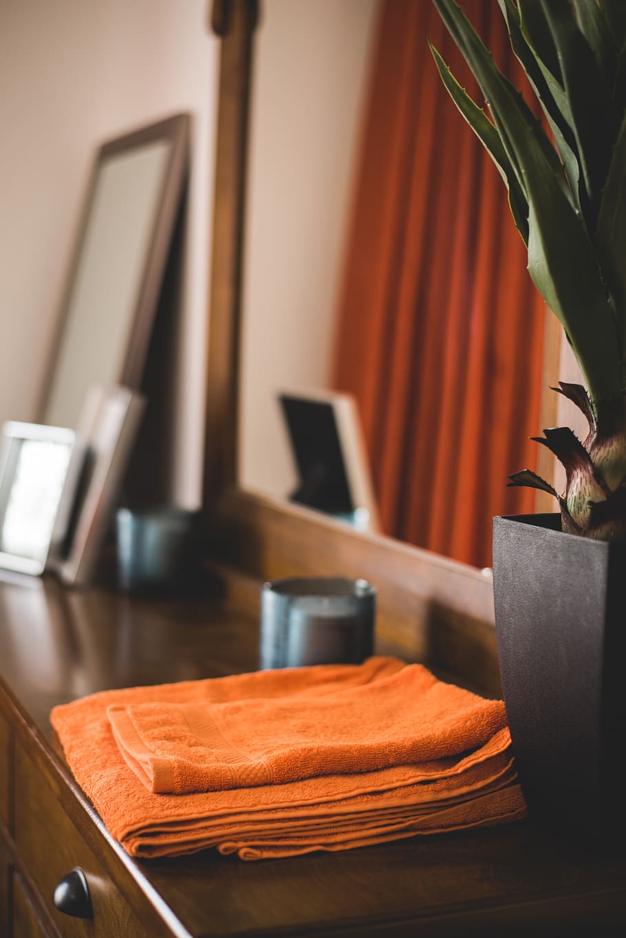 kenya, nairobi, indoors, table, home interior, no people, wood - material HD wallpaper
