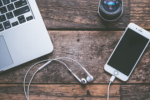 Iphone 6, Earpods and Macbook on Flat-lay Photography, device HD wallpaper