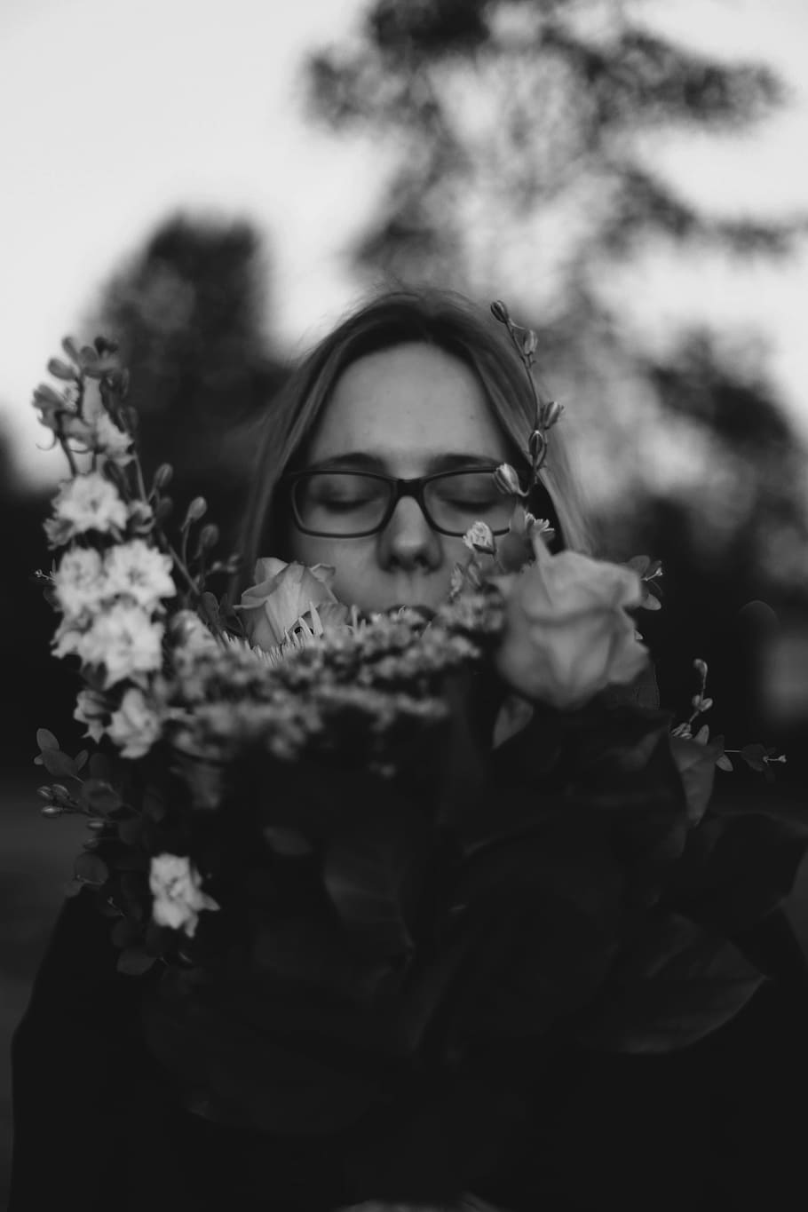 Grayscale woman flowers 1080P, 2K, 4K, 5K HD wallpapers free download ...