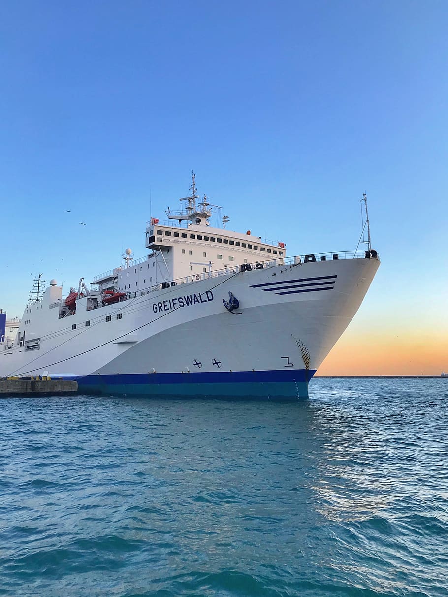 ship, port, see, sky, reflection, horizon, sunset, nautical vessel HD wallpaper