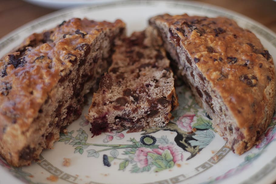 fruit cake, lardy cake, dessert, food and drink, plate, ready-to-eat HD wallpaper