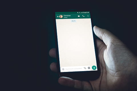 chat, phone, hand, hold, christian, online, messenger, german HD wallpaper