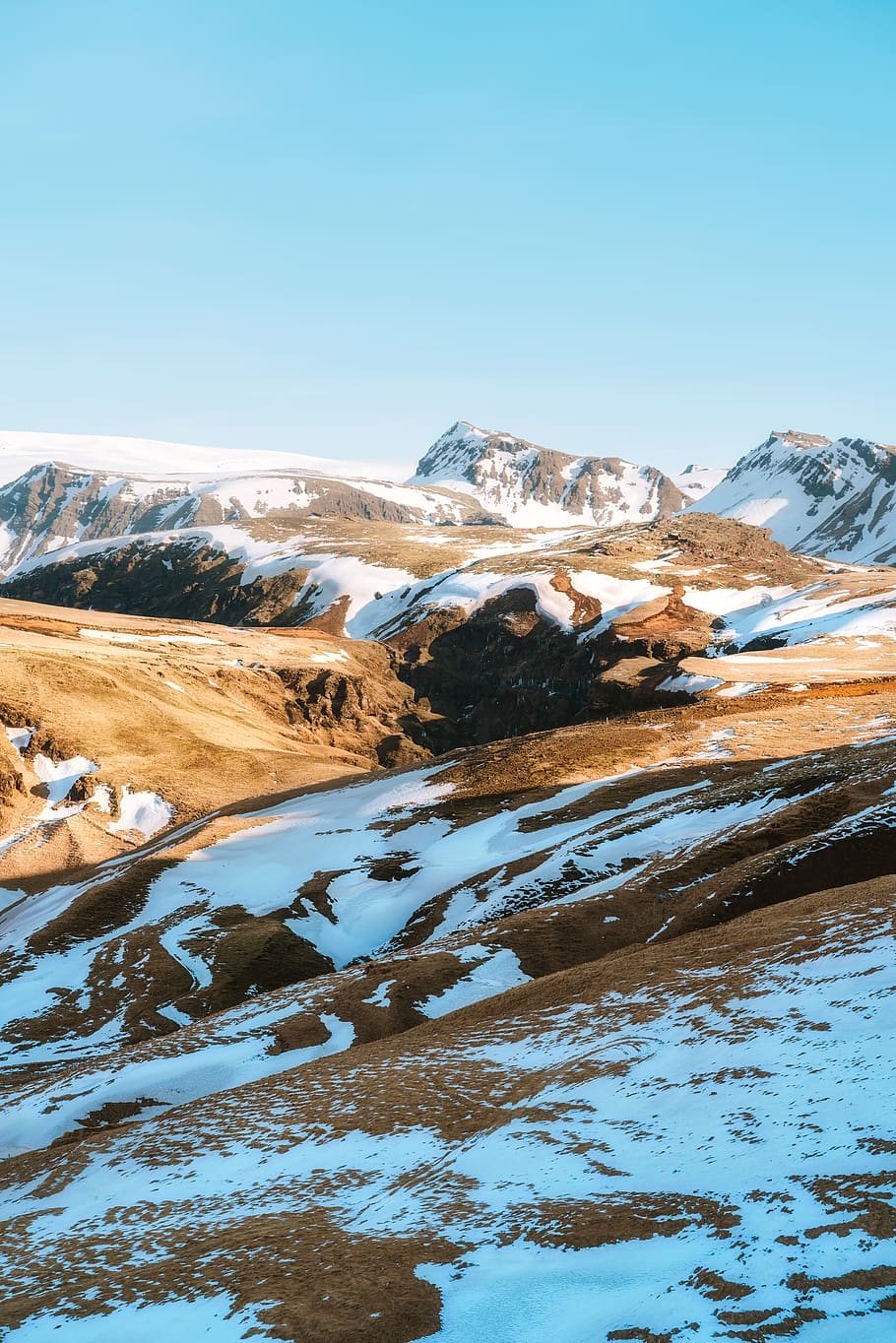 Brown Mountain With Snow during Dayitme, altitude, cold, daylight HD wallpaper